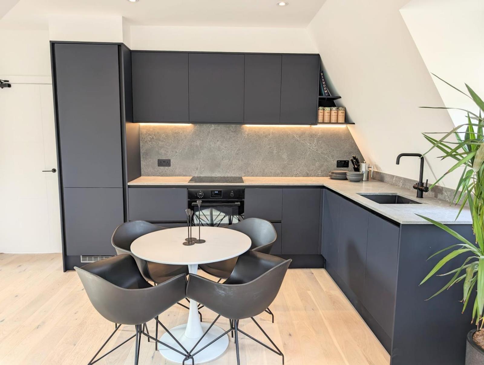 Apartment 2br Flat In Greater London With Free Parking *