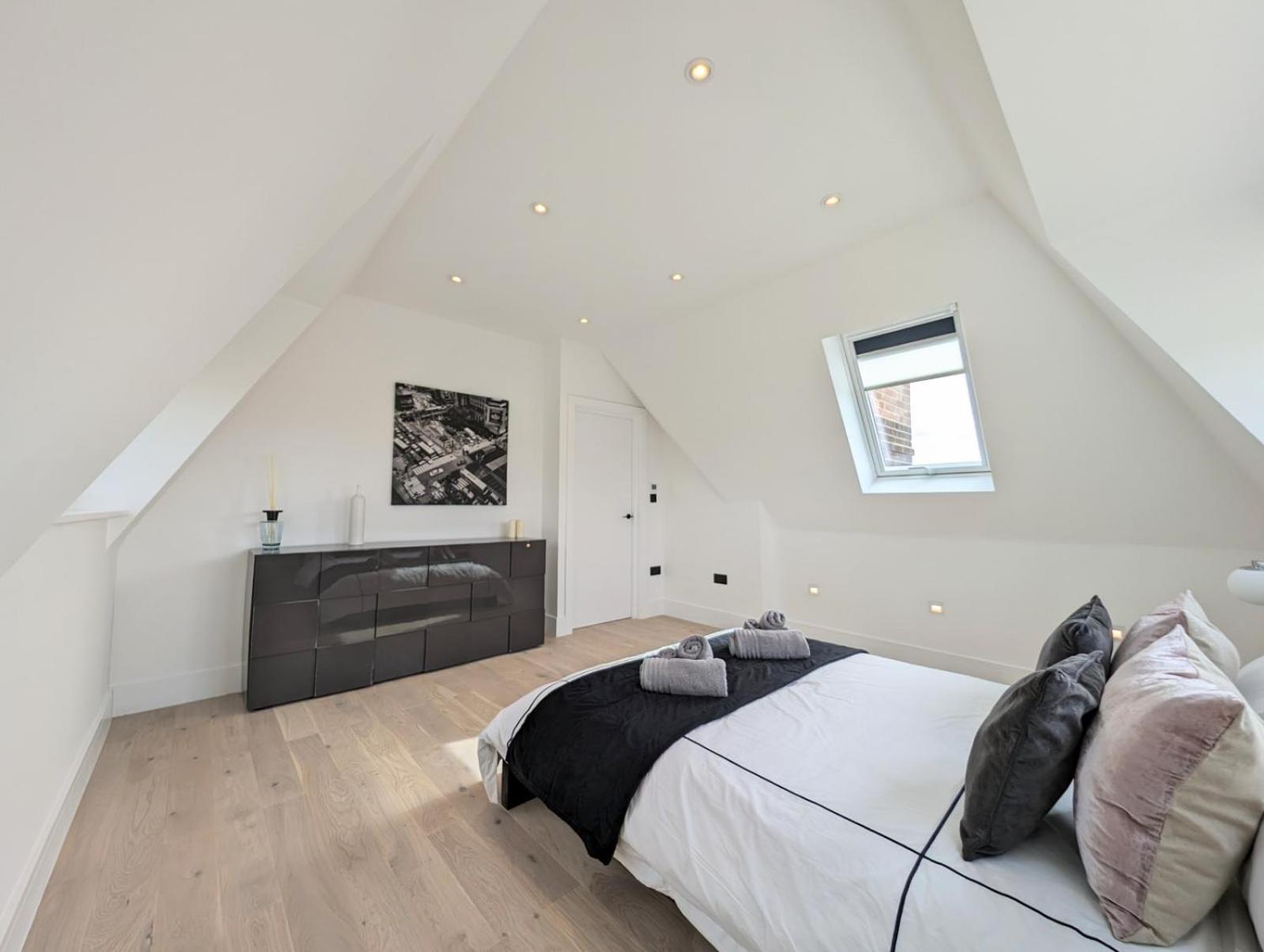 Apartment 2br Flat In Greater London With Free Parking