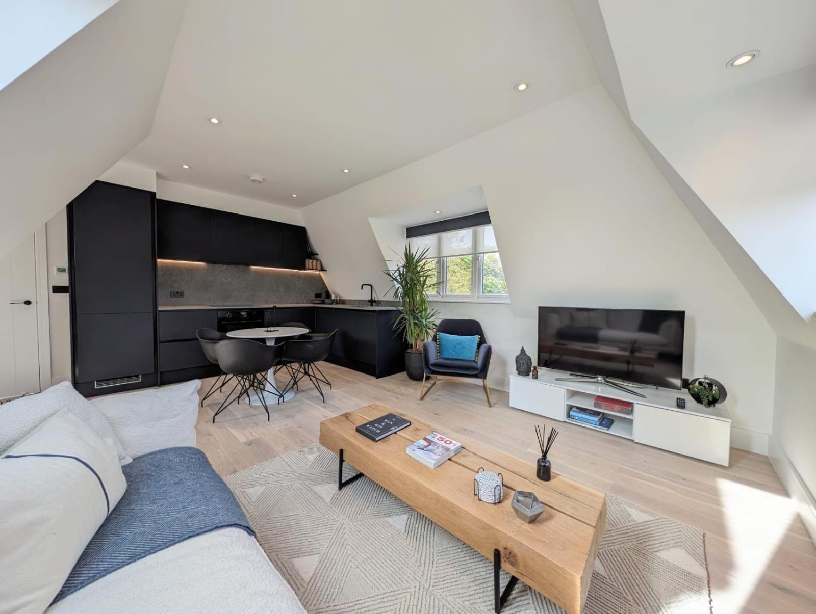 2br Flat In Greater London With Free Parking Appartamento